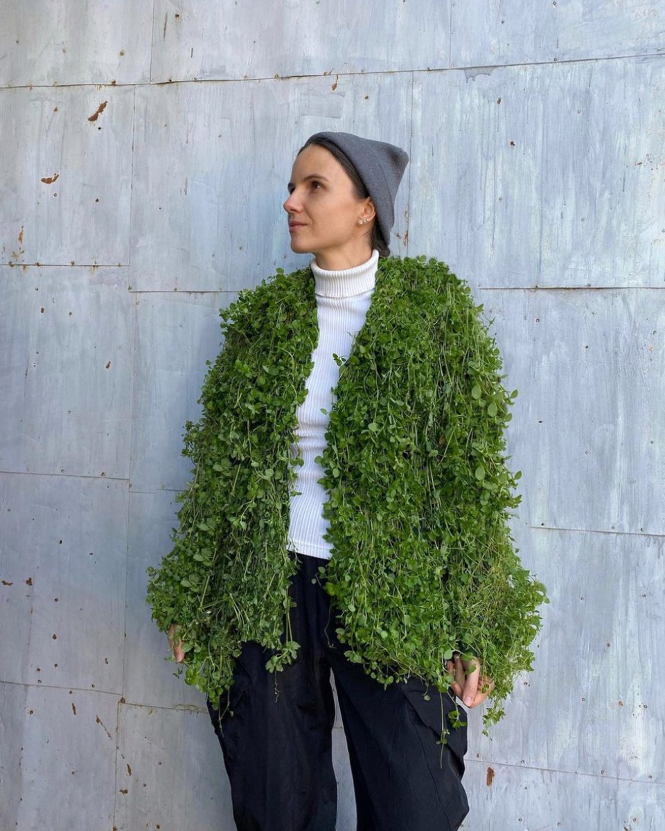 5gyres's tweet photo. The looks we wish were currently on display at #NYFW...
Let's stop celebrating plastic #FastFashion, and start normalizing THIS instead!
#DoLessForThePlanet https://t.co/Mx4Dxv0R2j