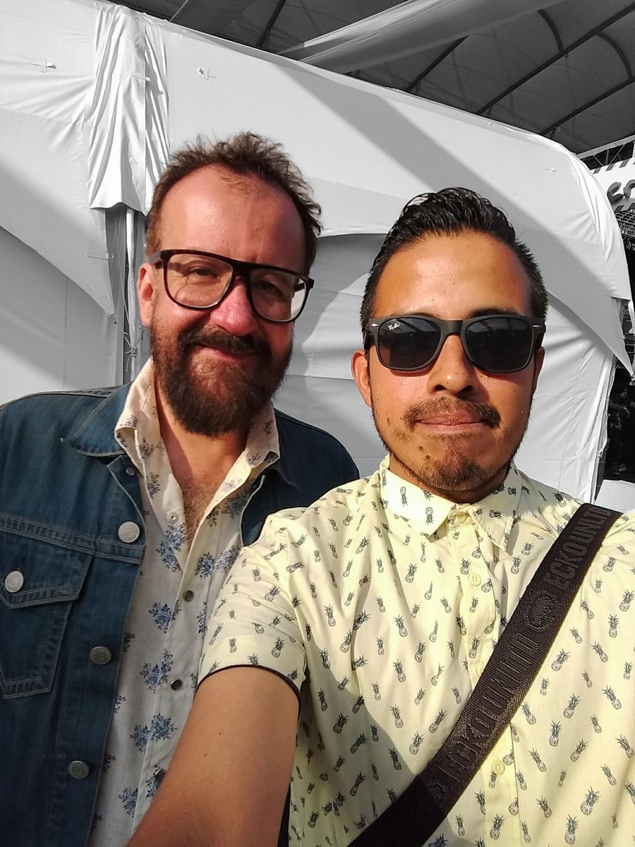 Jorge_berna's tweet image. Felicidades a @eltalcha !!
Hartos años más de estos al amo de las 4 cuerdas y mucho rock por siempre. 🎉🥳🎂🎸 #PoderosoCumpleCha