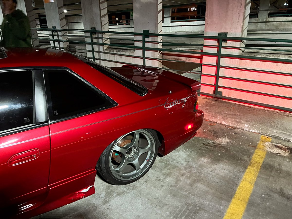 loveinawar's tweet photo. sunroof fixed 🪤🏃🏼‍♂️ https://t.co/hw0iMNelF7