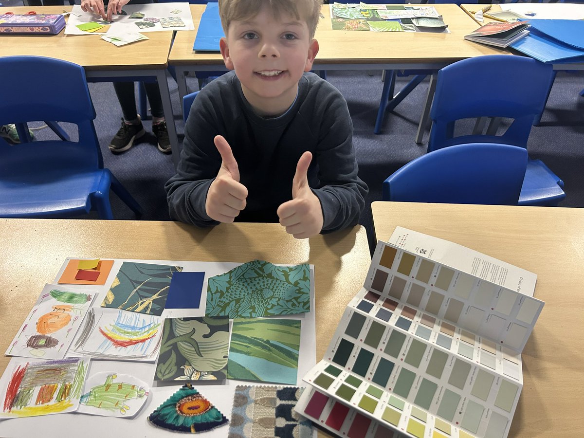 Y5Redgate's tweet image. Inspired by the real-life design skills of one of our parents, we began our rainforest-themed mood boards. Thanks so much @BiddisLifestyle we LOVED having a huge choice of materials! (Also helped a little by Miss Stratton’s Dad on his trip to B&amp;amp;Q 😃)🌟 #RCPArt #RCPWeCollaborate