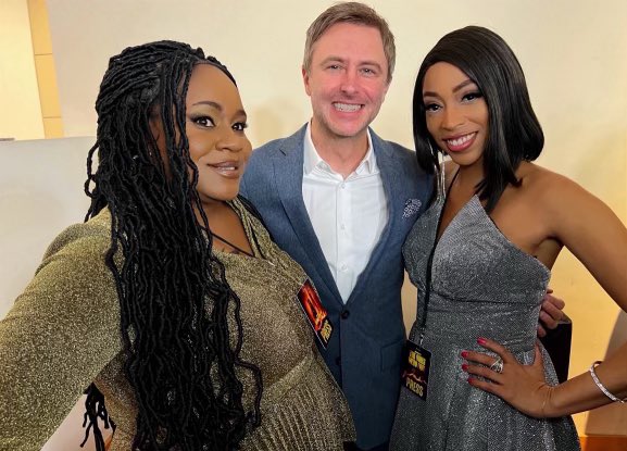 TammyReeseMedia's tweet photo. With @LaKisaRenee1 & The Talking Dead Host #ChrisHardwick. We met Chris a couple of years ago at the AMC Networks Summit. It was so nice to see him again and celebrate the highly anticipated premiere of The Walking Dead: The Ones Who Live
#TheWalkingDead #TheOnesWhoLive https://t.co/UUQO2t7jsH
