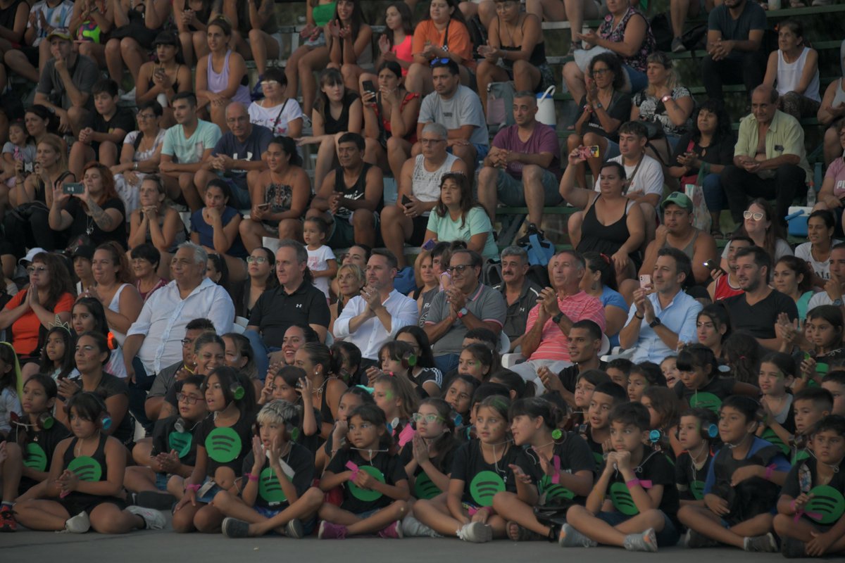 marcechiaradia's tweet photo. Se realizó la fiesta de cierre de las colonias de verano que lleva adelante el gobierno municipal de #Ituzaingó, a través de la Secretaría de Promoción Social y políticas educativas y culturales. @PablocDescalzo @AlbertoDescalzo @PabloAndresPian https://t.co/6xrieLLeOL