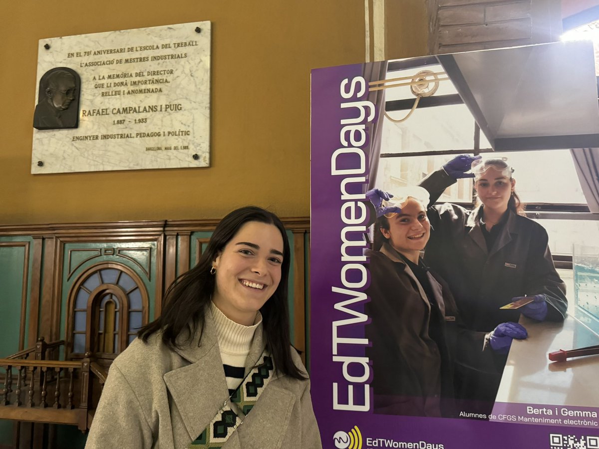 A les #JTECEdT2024 de <a href="/EdTbarcelona/">EscoladelTreball BCN</a> alumnes de 2on de Telecomunicacions i de Manteniment electrònic, han escoltat l’experiència conjunta <a href="/ISOCCAT/">ISOC-CAT</a> (Beyond the Net) @ISOCBnet , <a href="/aucoop_upc/">AUCOOP</a> i Amandla Community Projects a Sudàfrica. Elsa Rodriguez ho ha explicat molt bé.