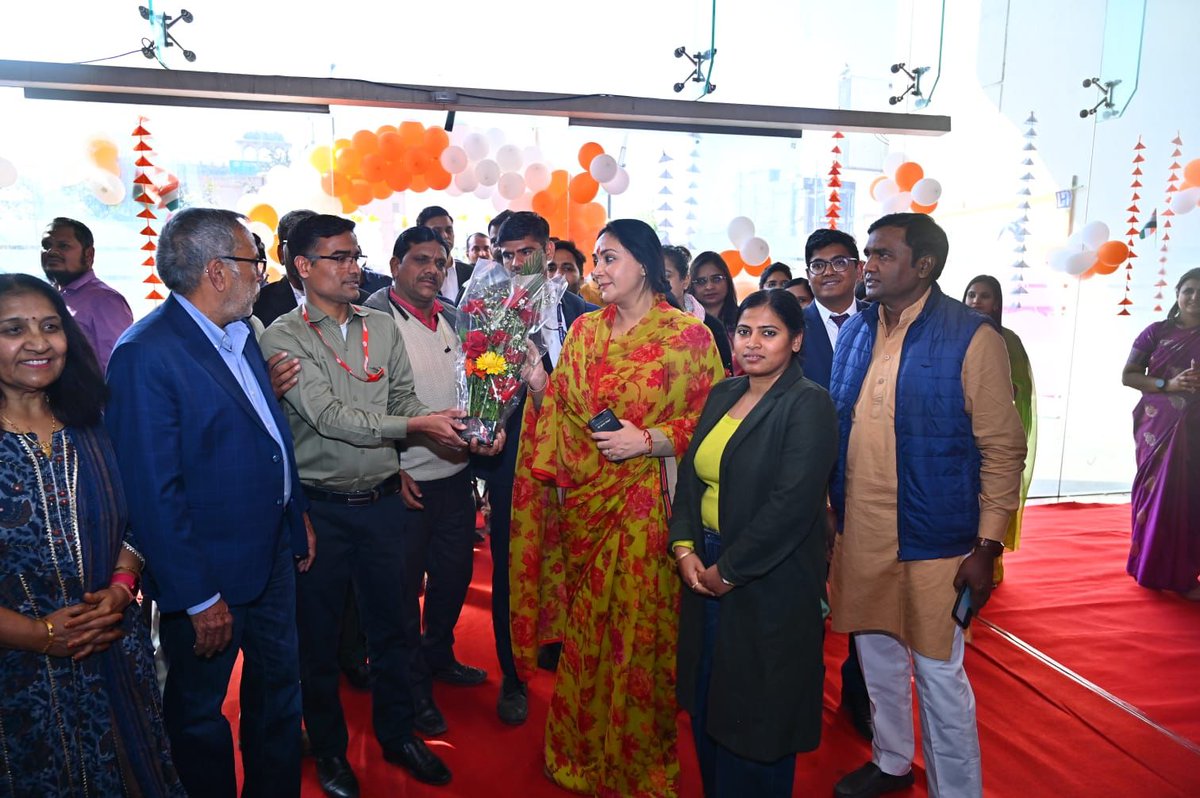 KumariDiya's tweet photo. आज विद्याधर नगर में विभिन्न क्षेत्रों से जुड़े प्रोफेशनल महानुभावों के साथ राजस्थान के बजट 2024 पर सार्थक चर्चा की। 

कार्यक्रम संयोजक डॉ. राजा जी भोज, प्रदेश कार्यकारिणी सदस्य आर्थिक प्रकोष्ठ भाजपा राजस्थान, निदेशक हर्षवाल कंसल्टिंग सर्विसेस एलएलपी व मुख्य वक्ता सांवरमल जी हर्षवाल, हर्शवाल कंसलटिंग सर्विसेज एलएलपी के सह संस्थापक व सीए विनय जी गुप्ता,सीए अपर्णा जी शर्मा समेत कई प्रोफेशनल मौजूद रहे।

#bjp #bjp4rajasthan #diyakumari

 @BJP4India @BJP4Rajasthan