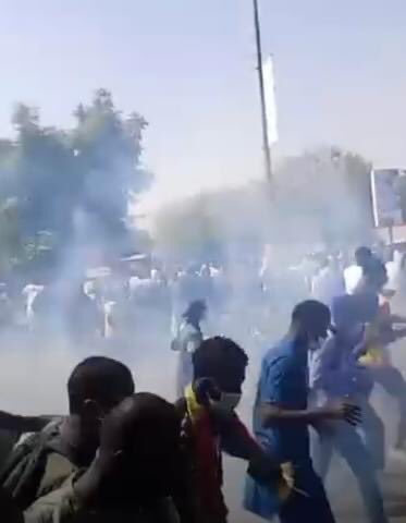 ecris_le_tien's tweet photo. La mobilisation est énorme.
La résistance est un droit.
La Répression sanglante des force de l'ordre au Sénégal, un CRIME.
#FREESENEGAL #FreeSenegal #Senegal https://t.co/uWpYZcLgfH
