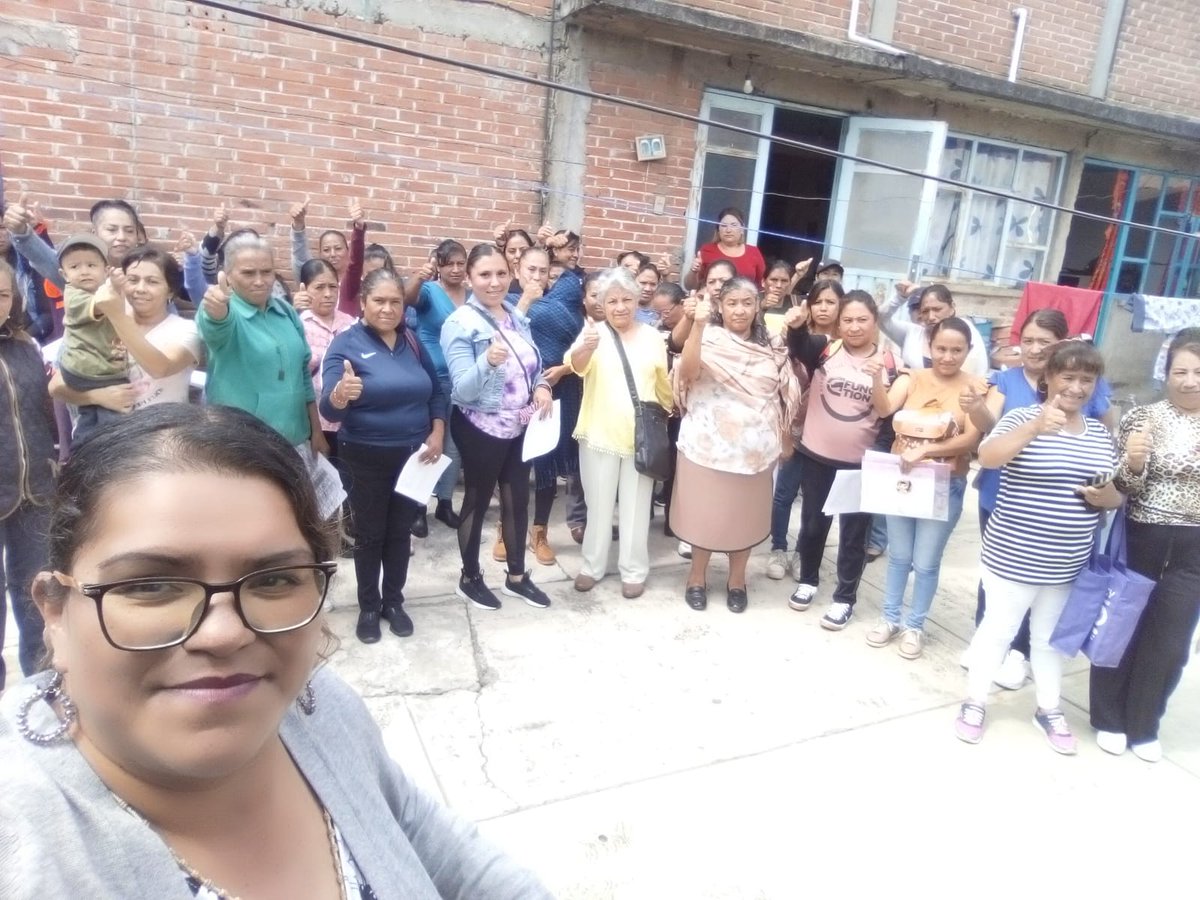 LuzCarmen16723's tweet photo. Trabajar en equipo es mejor y en #EquipoADMM llegaremos a cada rincón de nuestro municipio con la ayuda de tod@s # Distrito7
#LuzdelCarmen
#TenangoDelValle
#Tenancingo
#Malinalco https://t.co/C3THTyQHr8