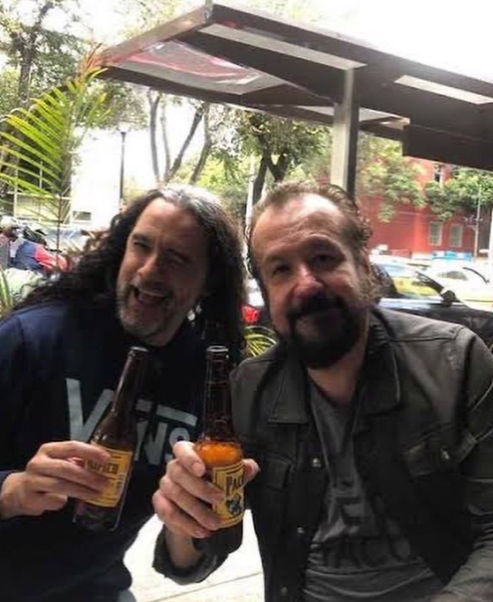 ivannieblas's tweet image. Le deseamos muchas FACILIDADES a @eltalcha. Poderoso bajista, saeta del diseño, catador taquero y compañero acuariano corazón de oro. Que nos dure varias centurias más. #PoderosoCumpleCha