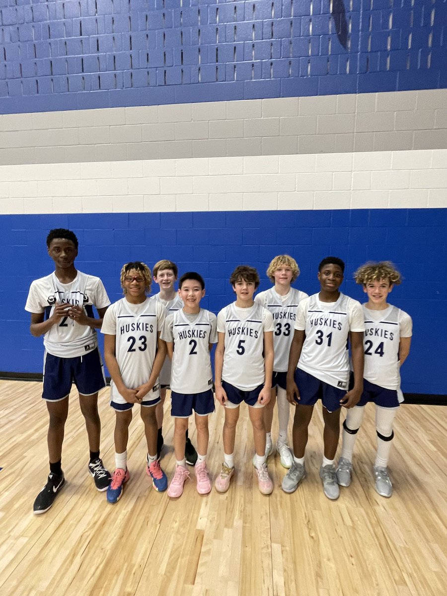 EMSBoysAth's tweet photo. The future  is bright in the 🅰️

Congrats to the  7th Grade Huskies on a successful season‼️ 

Ice Blue Team 9-0
Navy Blue Team 9-0
Silver Team 7-2 

#EMSDawgPound | #TOE https://t.co/UROE1f1erJ
