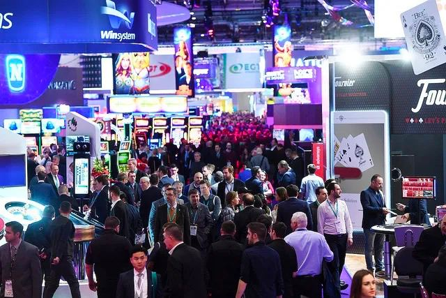 IGaming_News's tweet photo. Reino Unido: Cibelae presenta agenda 2024 de loterías iberoamericanas en ICE London, respalda actividades de miembro y participa en paneles sobre regulación en América Latina. Se destacan reuniones con líderes de la industria. #Londres #ICE #Cibelae #Gambling #Lotería #LatAm https://t.co/JPesNwPJLU