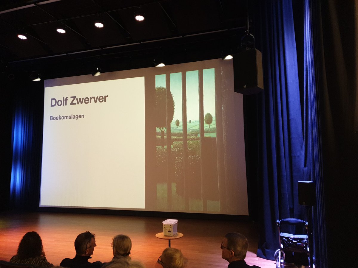 Historisch cafe <a href="/OudUtrecht/">Oud Utrecht</a> in een tot de nok gevulde theaterzaal van <a href="/Bibliotheek030/">Bibliotheek Utrecht</a>. <a href="/ingmarheytze/">Ingmar Heytze</a> over #DolfZwerver🤩