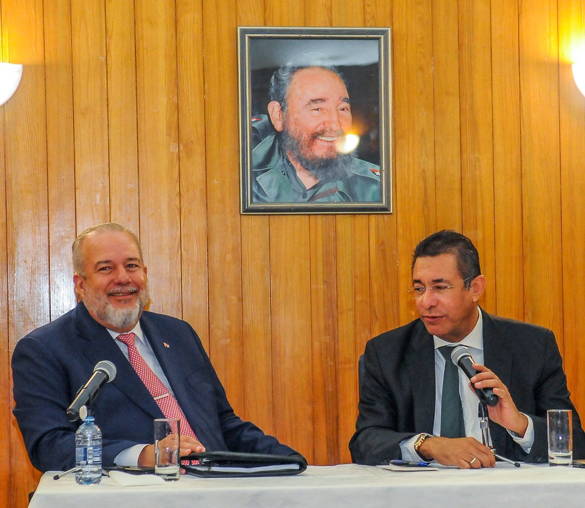 Grato encuentro sostuvimos con la Misión Estatal de #Cuba en #Francia. Intercambiamos sobre las proyecciones y prioridades del Gobierno para este 2024. En el contexto actual, el apoyo de todos nuestros compatriotas es esencial para el desarrollo socioeconómico del país.