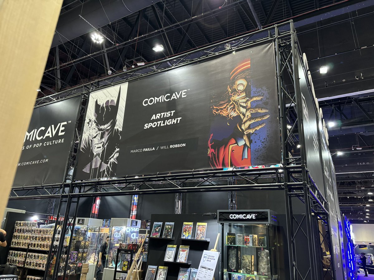 Pretty awesome seeing art from my creator owned comic blown up so big!

Thanks <a href="/ComiCaveUAE/">Comicave</a>