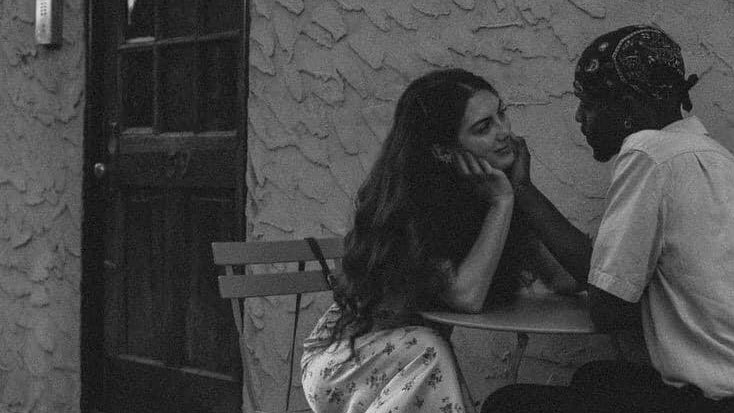 ශරීරය ලෙඩ උනාම ගන්න බෙහෙත් තිබුණට, 
මනස ලෙඩ උනාම ගන්න බෙහෙත් නැහැ
ඒක සුව කරන්න පුළුවන් එකම දේ 
ආදරයට විතරයි.
ඉතිං, හැම දවසකම, හැම මොහොතකම
ආදරේ දෙන්න.
අඩුවක් නොකර වැඩිපුරම! "🤍🌻