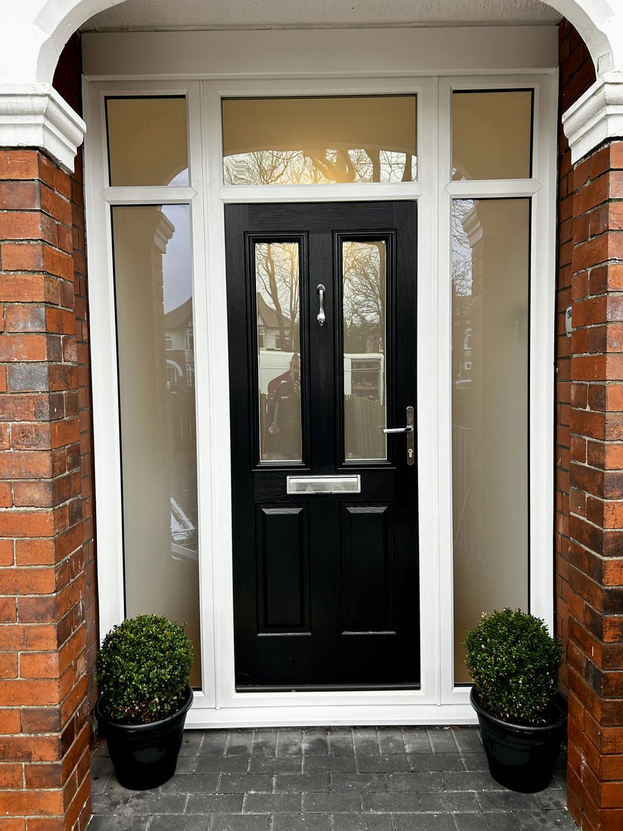 Homesealwindows's tweet photo. A couple of our latest @SolidorLtd door installations https://t.co/sP7s5K3NGM
