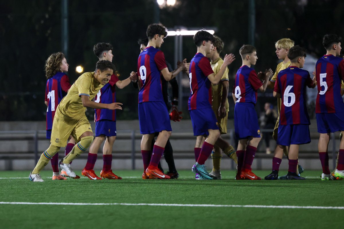 Gran inicio de año,

Diez días compartiendo experiencias y aprendizajes con los jugadores y entrenadores seleccionados de todas las <a href="/BarcaAcademy/">Barça Academy</a> del mundo en la Ciutat Esportiva Joan Gamper! 

🔵🔴