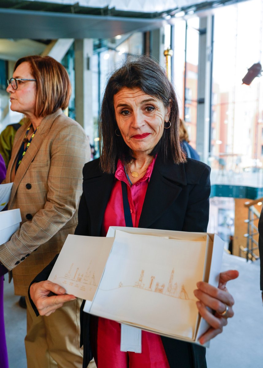 nerea_melgosa's tweet photo. Gaur, Machelenen (Belgika) egiten ari den Etorkinen Integrazioari buruzko #MinistroKonferentzian, #MigratzaileakHartzekoEuskalEredua jarri dut jardunbide egokien adibide gisa. Eredu hori #Europar Batasuneko beste toki batzuetan egokitu daiteke. 🧵👇 https://t.co/2Rg9nvYzqq