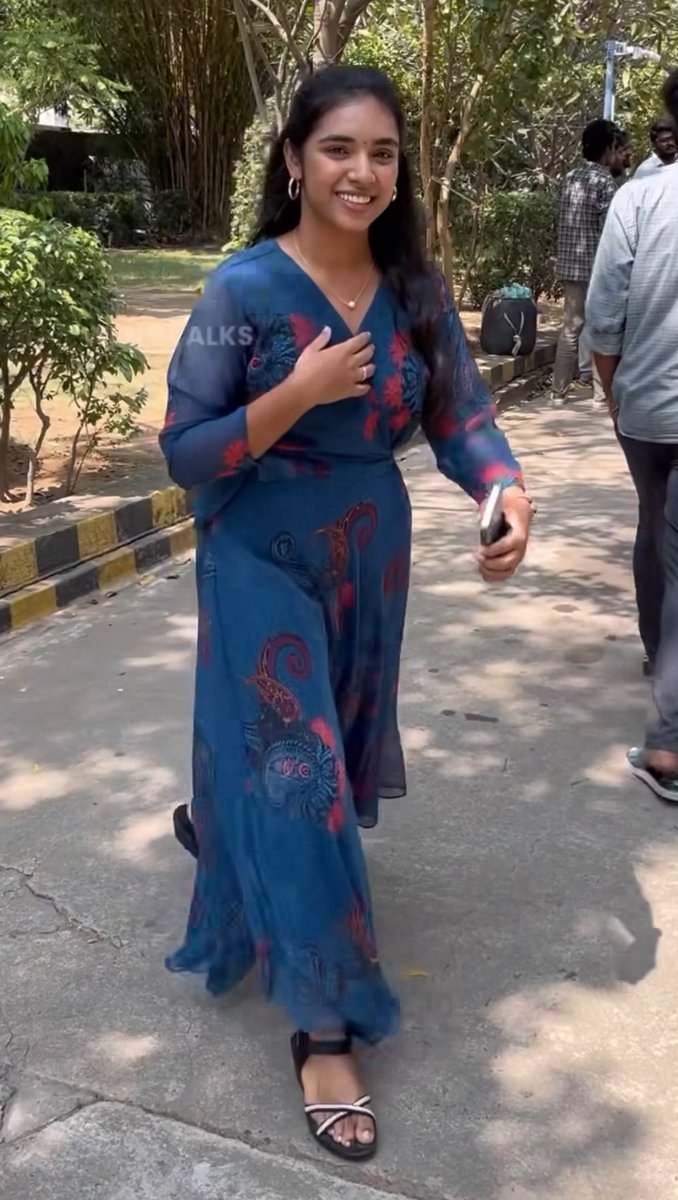 சினிமா ராசா (@cinemaraasa) on Twitter photo <a href="/nikhila_sankar_/">Nikhila Sankar</a> ♥️✨
என்னமோ புடிச்சிருக்கு ! என்னனு தெரில !
She did her role pretty well in #Lover ! <a href="/nikhila_sankar_/">Nikhila Sankar</a> ♥️✨
என்னமோ புடிச்சிருக்கு ! என்னனு தெரில !
She did her role pretty well in #Lover !