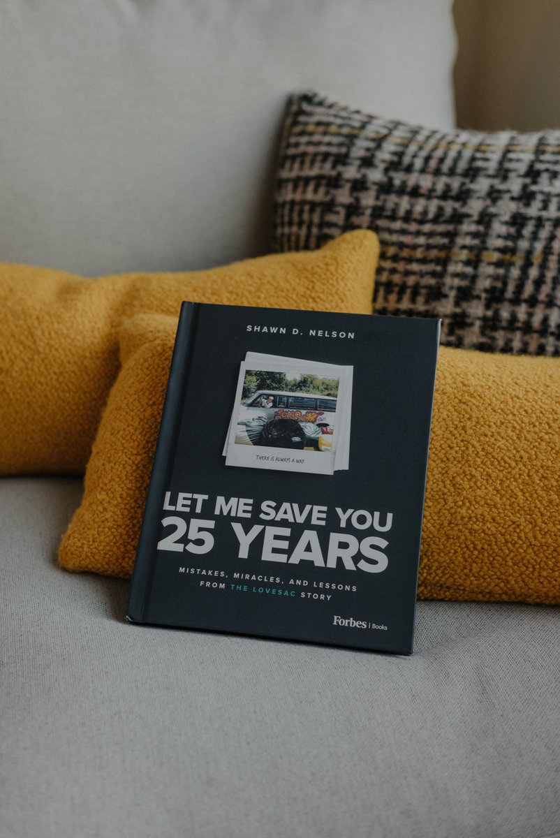 TargetMktng's tweet image. Bestselling #TMDAuthor and @Lovesac founder @ShawnOfLovesac is dedicated to shaping the future of leadership. Learn how he is paving the way for entrepreneurs by helping them save time here: shawndnelson.com.  #LetMeSaveYou25Years