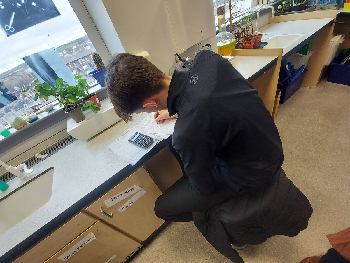 WPJacMacGregor's tweet photo. Had the privilege to be in a higher Physics class today and witness high quality learning and teaching. A delight to talk to such enthusiastic and engaged young people. Thanks for having us @PortGlasgowHS 
@wp_education @WP_IOC 

#KeepCollaborating https://t.co/EoAwSDyvVG
