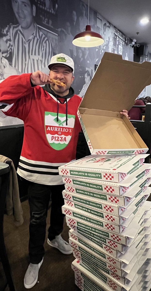 MikeDubsRadio's tweet photo. Happy #NationalPizzaDay to all those who celebrate! 

@AureliosPizza and @7thavenuepizza are my go-to here in Minnesota! https://t.co/fXSojHONeC