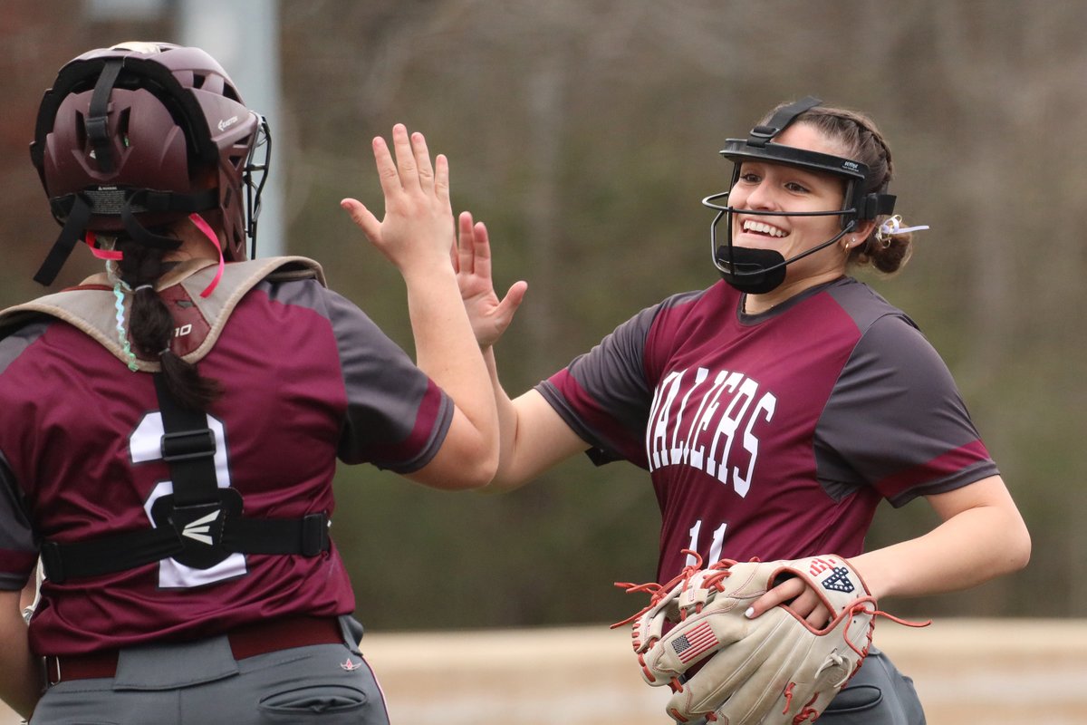BPCCCavs's tweet photo. Our Lady Cavaliers had quite an impressive week at home, winning four games in two days! They scored 37 total points against their opponents and won three games in just 5 innings. Game results &amp; upcoming events: https://t.co/vWqGrUAija 🥎 #SwordsUp #GoCavs #BPCCproud #goLCTCS https://t.co/CfAJnDVOJU