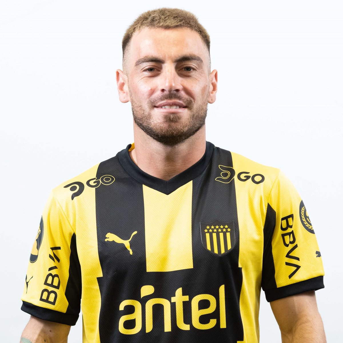 El futuro de Ángel González es incierto, no es prioridad para Aguirre ni para la directiva pero el no se quiere ir ya que se siente muy cómodo en Uruguay y cobra uno de los sueldos más altos del plantel.