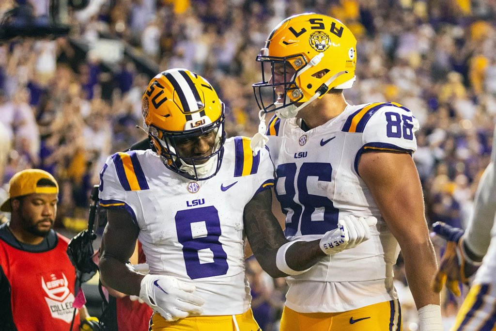 Blessed to have received an offered from LSU 🙏🏽 @Coach_Nagle