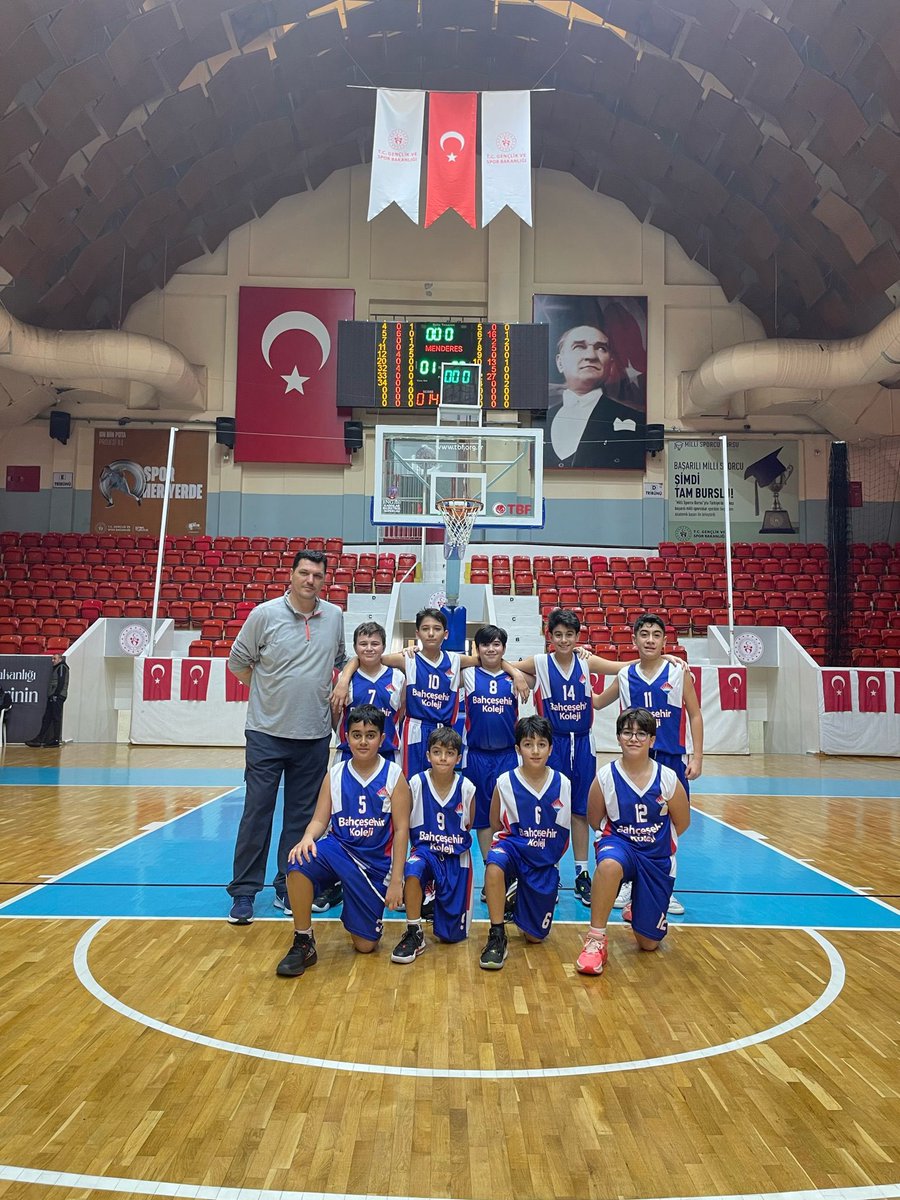 bk_adana's tweet photo. Küçük erkek basketbol takımımız grup müsabakalarına galibiyet ile başlamıştır. Öğrencilerimizi tebrik eder, başarılarının devamını dileriz. 🏀❤️💙 https://t.co/Q5qnAw1V3g