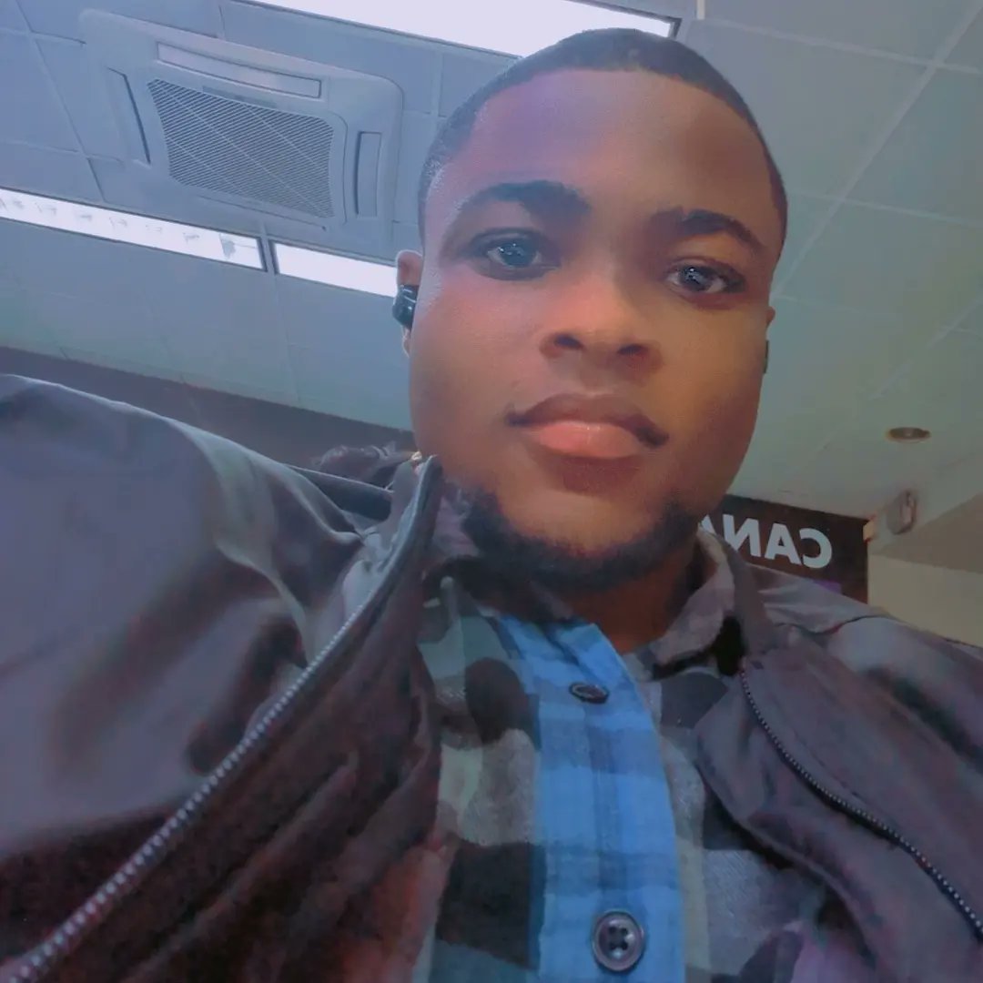 MontissolSteve1's tweet photo. Je suis ravi de vous annoncer que je me trouve actuellement à La Havane, Cuba, pour participer, sur l'invitation de l' @AUF_Caraibe, à la Conférence régionale des recteurs et présidents d'université de la Caraïbe.

#montissol #AyTèk #numédia #AUF  #ESIH  #Cuba #IA  #C2R2024 https://t.co/CR72IwvyzP