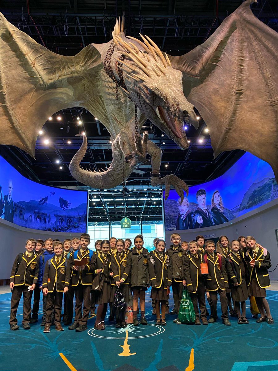 fromthepark's tweet image. Magical day alert! ✨ Year 4 had a spellbinding time exploring the enchanting world of Harry Potter at @wbtourlondon! 🧙‍♂️ From Diagon Alley to the Great Hall, the adventure was truly unforgettable. Thanks for the magical memories! #HarryPotter #FieldTripFun