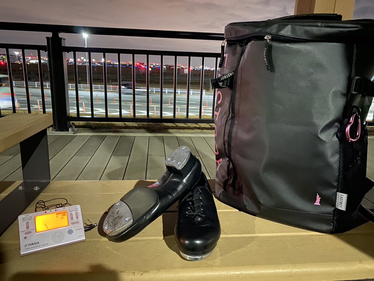 ayum7878's tweet image. TAP DANCE PRACTICE DAY 7

動きがヒョコヒョコしてるなぁ🐥🐣😂
足首のスナップ効いてないw
タップ踏み始めて7日目はこんな感じですw
モコモコ5本指ソックス履いてたんだぜぇ⤴️、
ヵヮィィだろ～w😏💗

#tap #tapdance #selfpractice 
#タップ #タップダンス #自主練