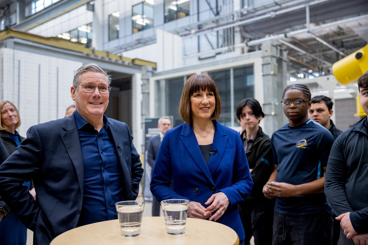 RachelReevesMP's tweet photo. @Keir_Starmer and I have a plan to grow our economy, invest in Britain and create good jobs in industries of the future. 

Great to visit @the_MTC_org and see some of their fantastic innovation and tech. https://t.co/T822SfOfit