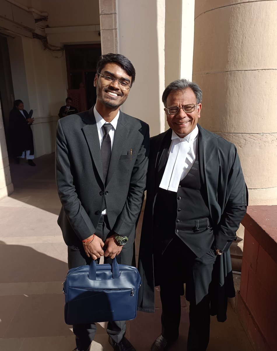 Harsh Anand Shukla (@iharshanand) on Twitter photo I had the chance to meet Sr. Adv. <a href="/LEKHI_AMAN/">AMAN LEKHI</a> Sir today in the Supreme Court's corridor. I'm grateful for your kind words, Sir. 🙇🖤 I had the chance to meet Sr. Adv. <a href="/LEKHI_AMAN/">AMAN LEKHI</a> Sir today in the Supreme Court's corridor. I'm grateful for your kind words, Sir. 🙇🖤