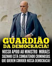 CarlosS48442375's tweet photo. Ministro Alexandre de Moraes herói da nossa democracia. https://t.co/a1u9g6g7os