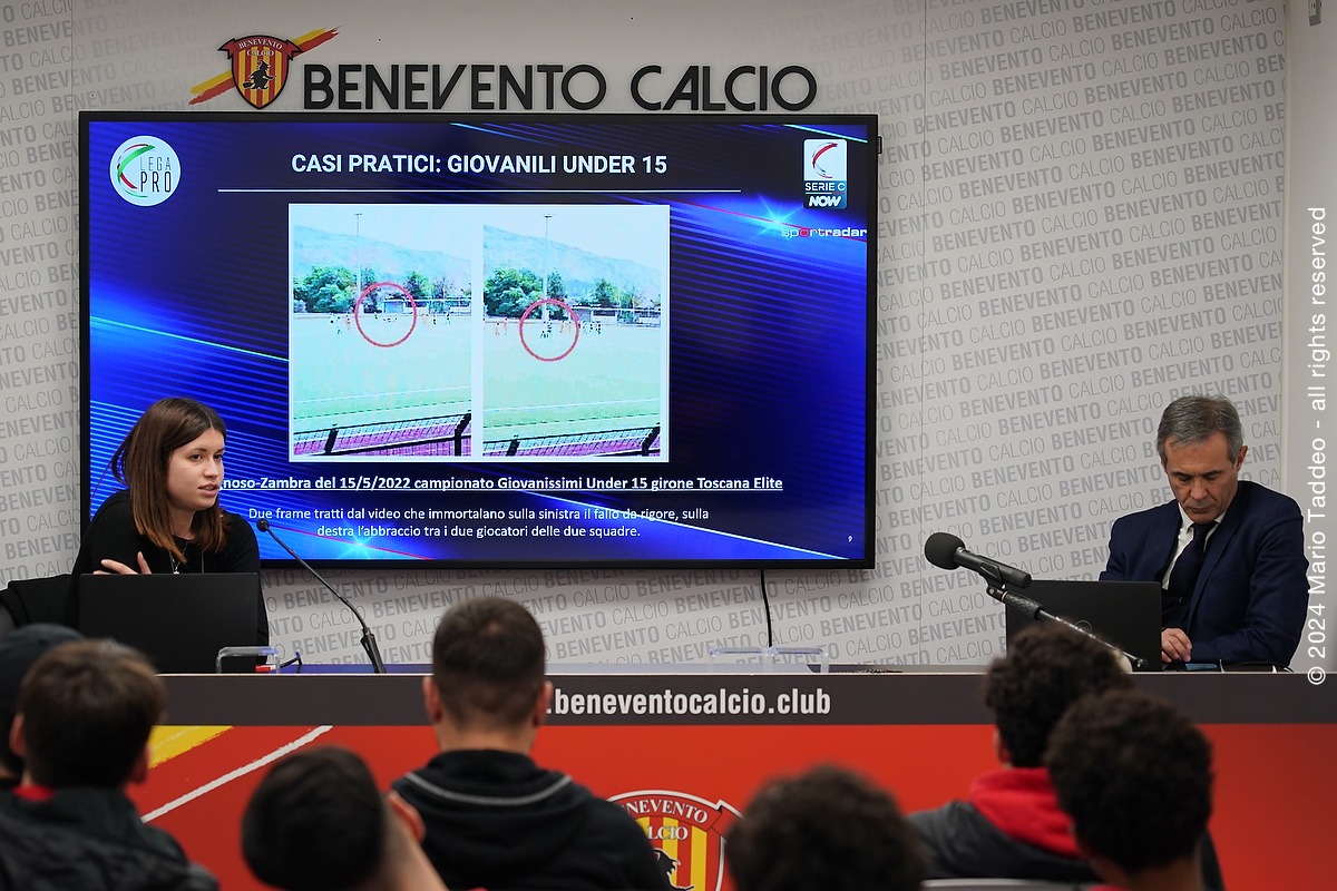 seriecofficial's tweet image. 🛣️ 4° appuntamento #IntegrityTour a #Benevento

➡️ Il progetto di Lega Pro e @Sportradar, in collaborazione con @assocalciatori, mira a combattere le pratiche di #matchfixing ed ogni tipo di frode sportiva

🔗 lega-pro.com/lega-pro-e-spo…

#SerieCNOW