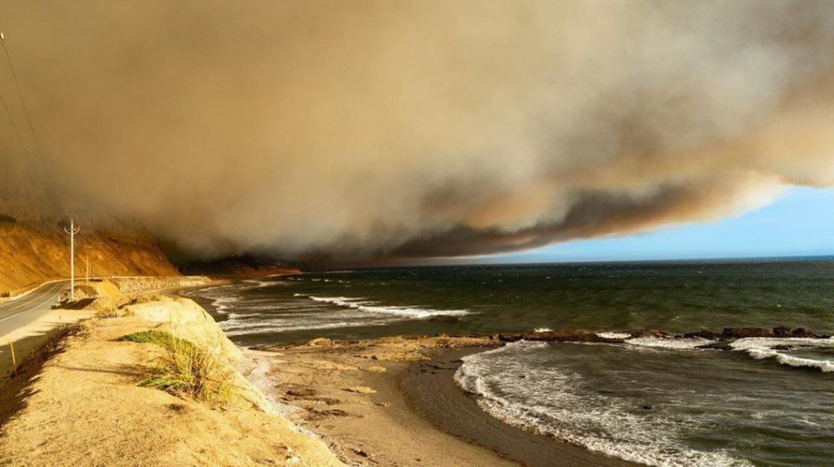 🔥💦Excited to share our latest paper on wildfire impacts on stream C-Q dynamics here: agupubs.onlinelibrary.wiley.com/doi/full/10.10…! This research is close to my heart as it explores one small dimension of the aftermath of the 2020 CZU Lightning Complex fires in our coastal community.
