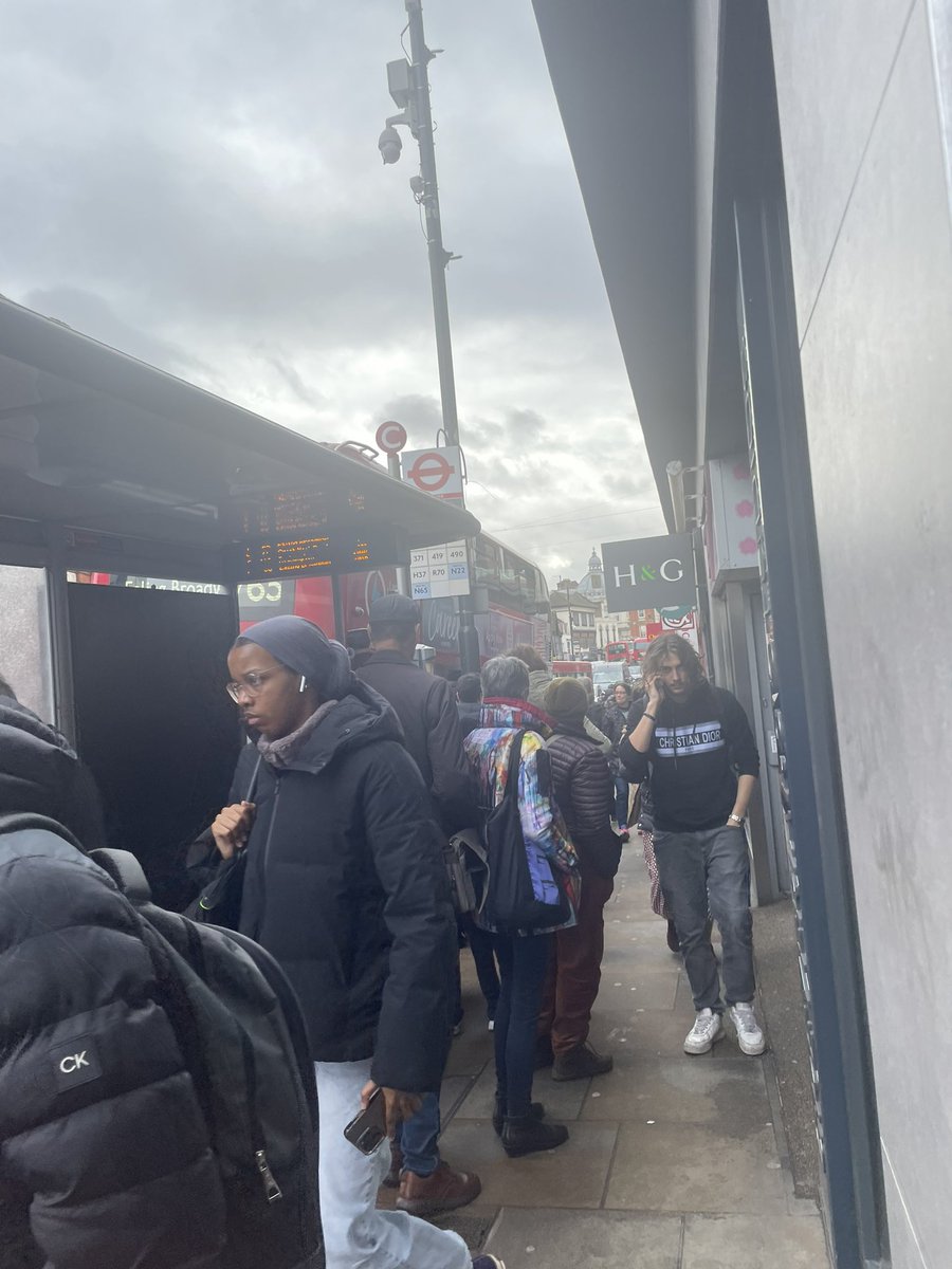 On George Street, we see bus stops crammed onto narrow pavements - causing congestion like this when lots of people are queuing for buses 🚌 

One elderly woman got trodden on in the melée today and was overheard saying ‘this is why I hate coming here’ 😢