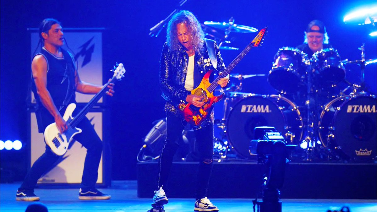 The extent to which so much popular music is able to project an aura of rebellion while employing an extremely conservative harmonic/rhythmic syntax is fascinating.  Or are there some heavy metal bands or hip-hop artists who've embraced Boulezian serialism that I've overlooked?