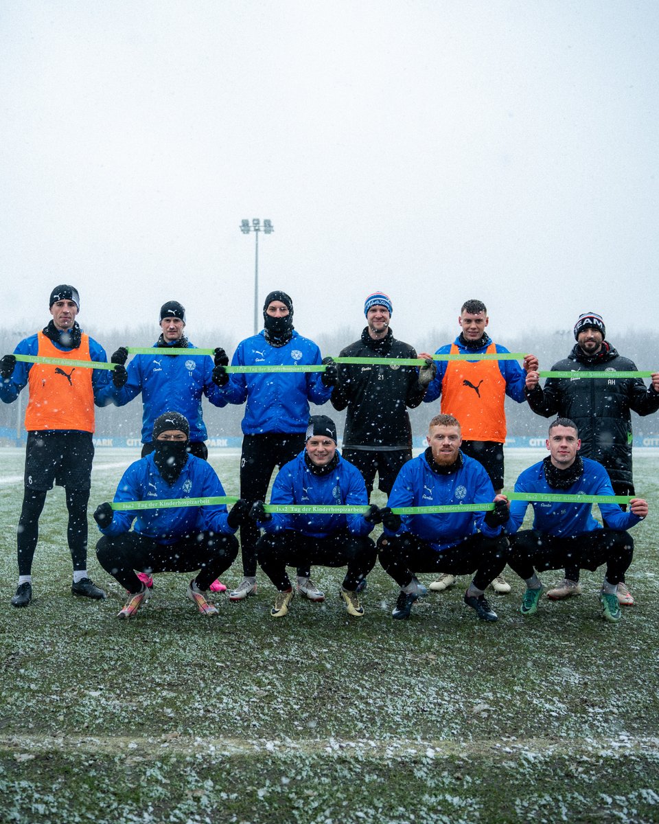 Heute ist Tag der Kinderhospizarbeit ✳️

Das grüne Band ist ein Zeichen der Hoffnung und Solidarität mit erkrankten Kindern, Jugendlichen, jungen Erwachsenen und deren Familien. Mit dieser Geste wollen wir helfen, Kinder- und Jugendhospizarbeit bekannter zu machen. 
_
#KielAhoi