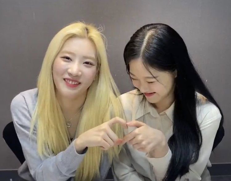hyunjinlog's tweet photo. #happykimlipday https://t.co/Mob4zgEHl8
