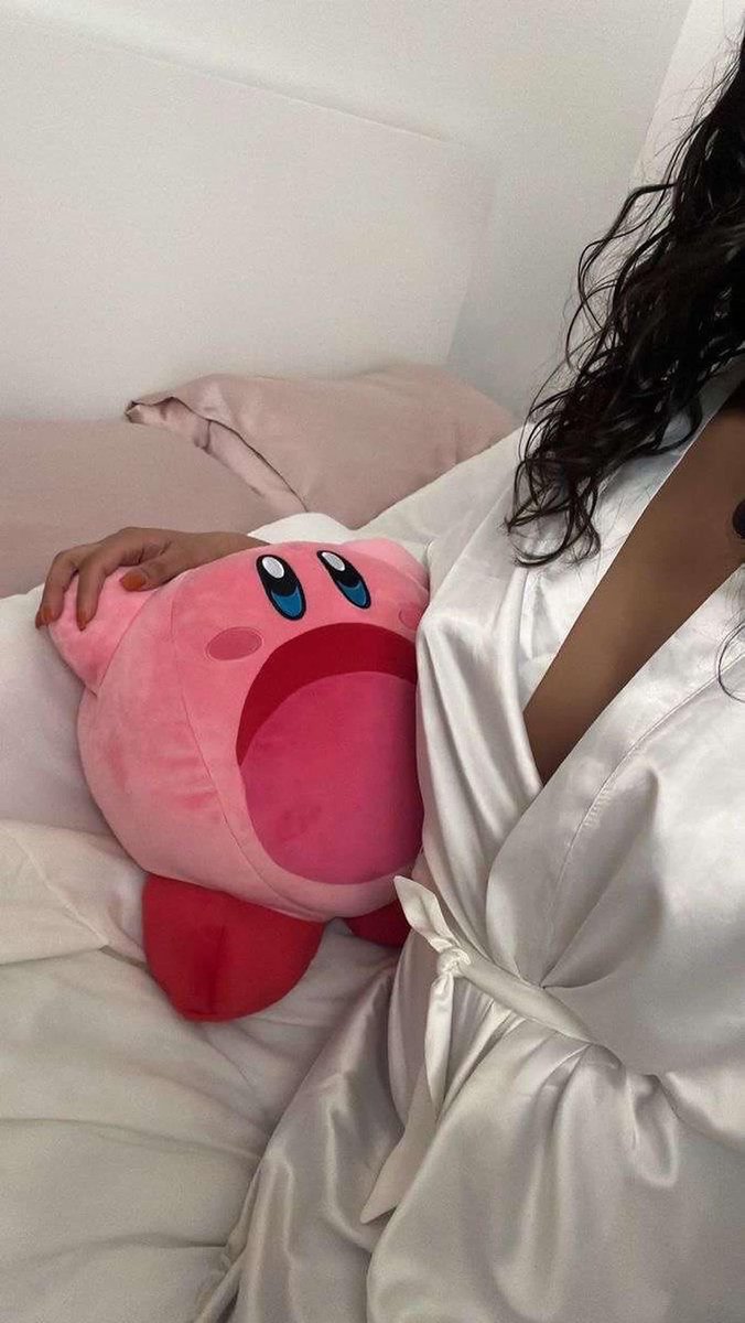 ziyech59's tweet photo. Venez en privé mes bébés je vend photos de mes pieds 🥰😝 https://t.co/6z9ISagq1g