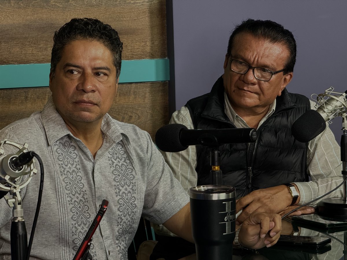 leninamaro's tweet photo. Agradezco sinceramente a mis amigos Efraín Sánchez y Alfonso Rosado de MCV Noticias, por la grata invitación a una entrevista tan amena. Les extiendo la cordial invitación a no perderse esta conversación a partir del #minuto19. 
¡Gracias por su sintonía y apoyo constante! 🎙️🎉

Pueden encontrar el enlace a continuación. 
👇🏻👇🏻👇🏻👇🏻👇🏻

https://t.co/LayqdECaYF

#SeCuidaLoQueSeAma 

@MaraLezama 
@CitlaHM 
@mario_delgado