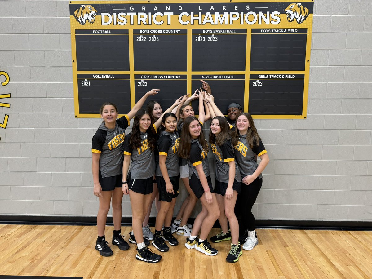GLJH_Athletics's tweet photo. 🚨 7A Lady Tigers District Champions🚨
For the first time in school history our Lady Tigers are Basketball district champions.  Great job by Coach Weirich and the Lady Tigers!! @TISDGLJHS https://t.co/Sk8j8J5hsD