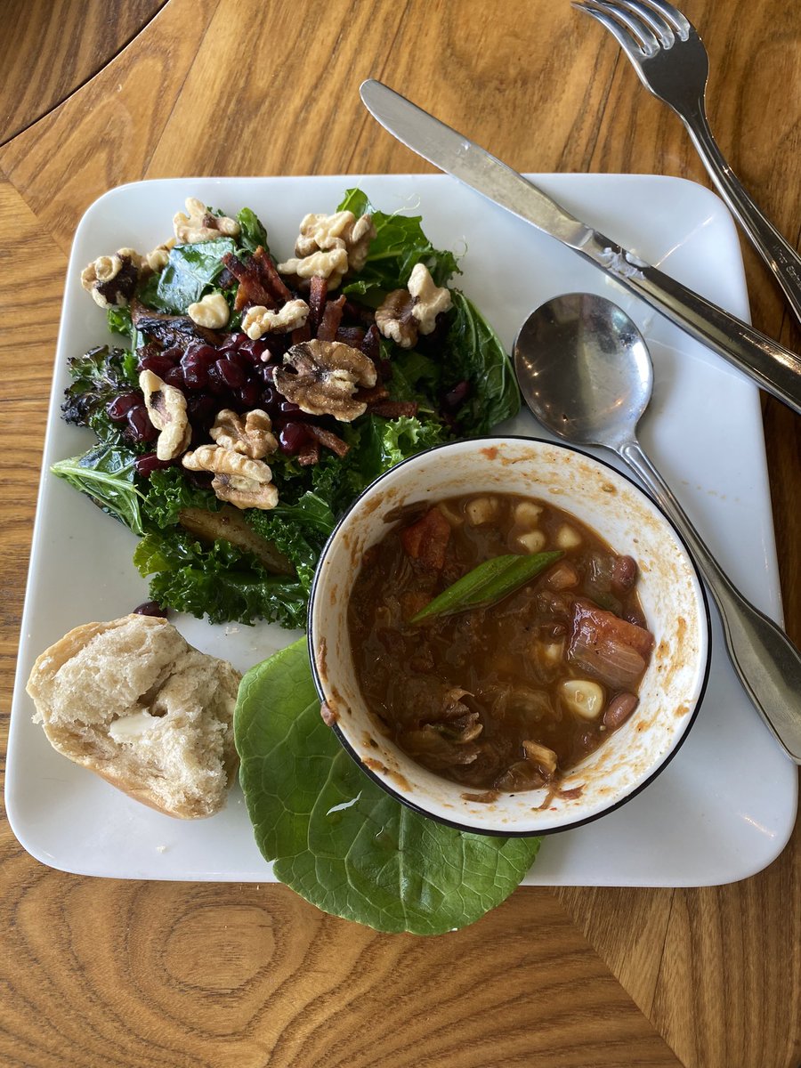 Dr_Chalk's tweet image. Tucson Peeps, have you seen this cute little house on Ft Lowell? The Bodega is located at 2522 E Ft Lowell just east of Tucson Blvd Good food with Wi-Fi to catch up on a few emails. Shout out to the owner Kristine Jensen who caters through the Gallery of Foods also. Check it out!