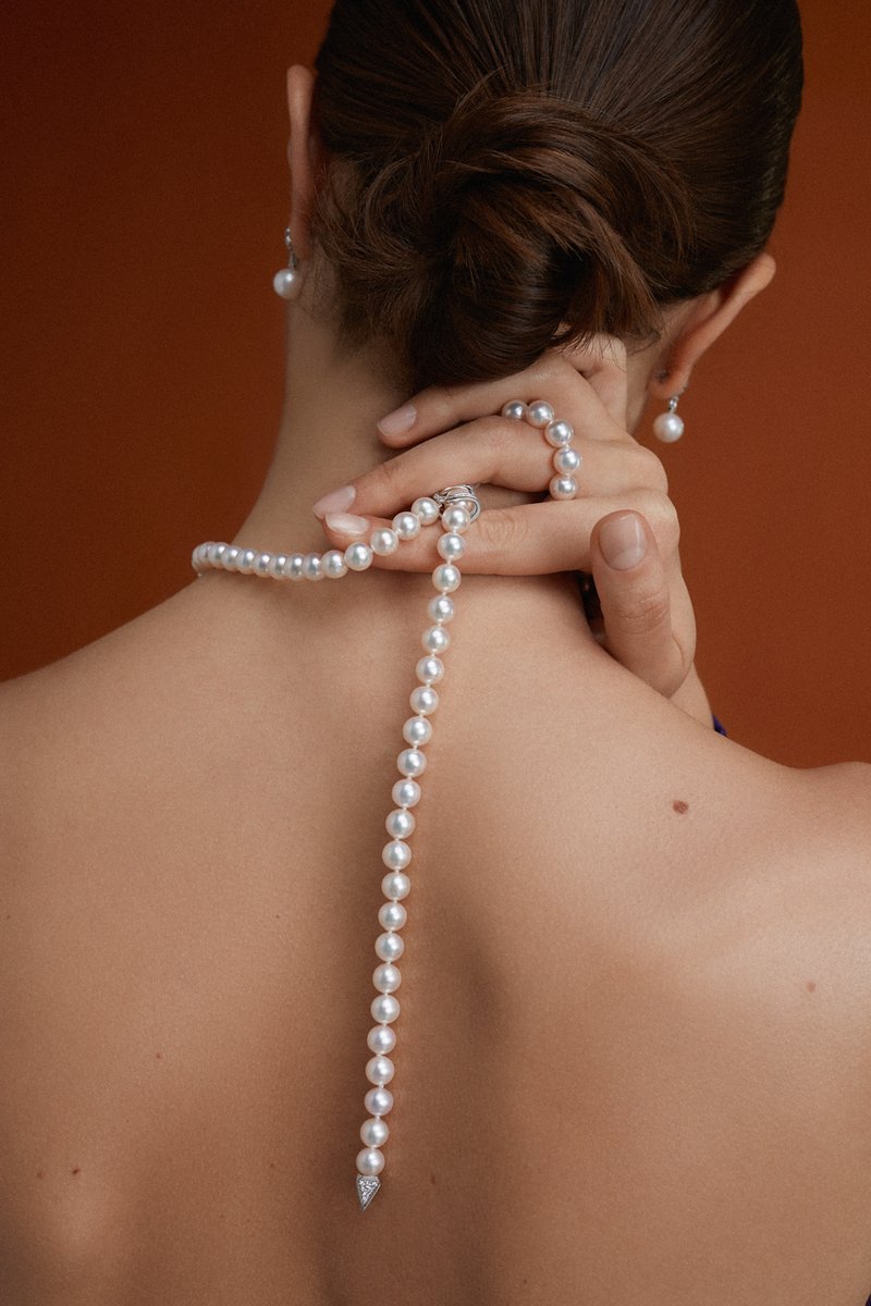 MandCoJewellers's tweet photo. Do your pearls need a restring? Just pop them in to us and we’ll soon have them looking like new again - call us if you’d like to know more on 01242 522821.

#pearljewellery #pearlstringing #jewelleryrepairs https://t.co/LWPoChp38Q