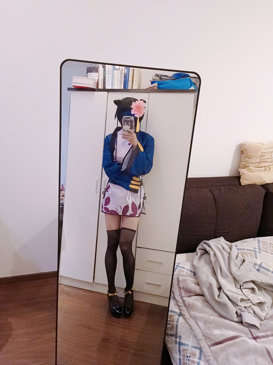 阿，，，这算入住推特么，，，以后会更的，先把库存发一下，，，露不露以后再考虑