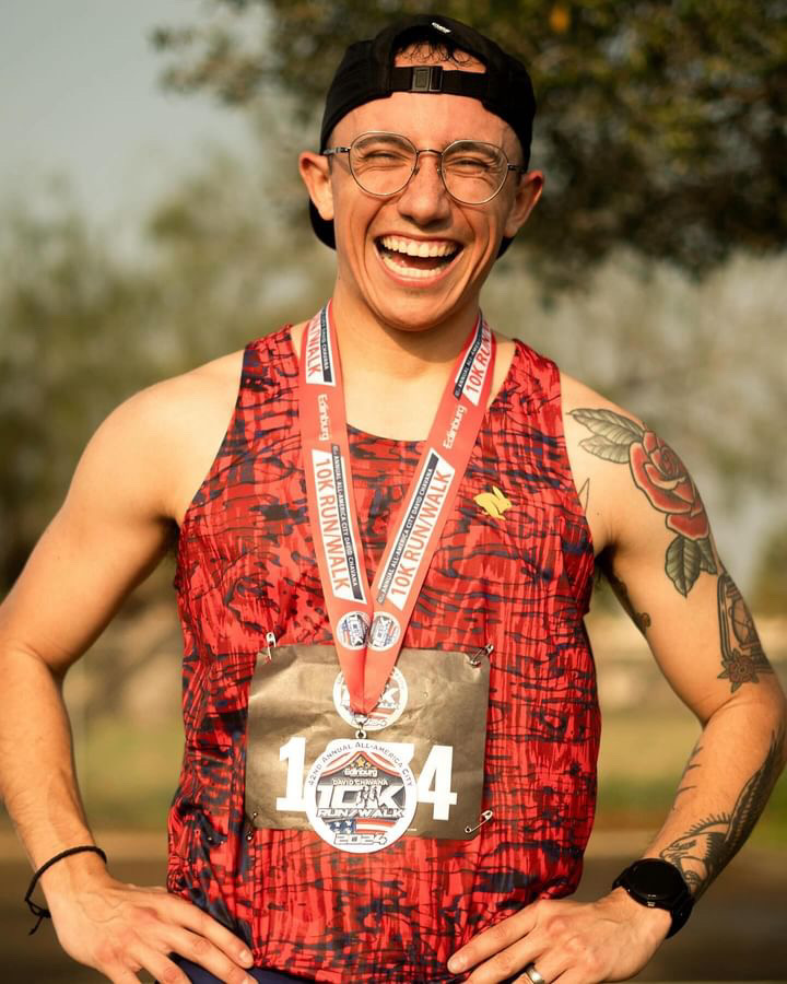 May all your upcoming races be this joyful! What spring races does everyone have lined up, and what big dreams are you chasing? 🏅 

📸 : Joey Quintanilla

#runinrabbit #borntorunfree