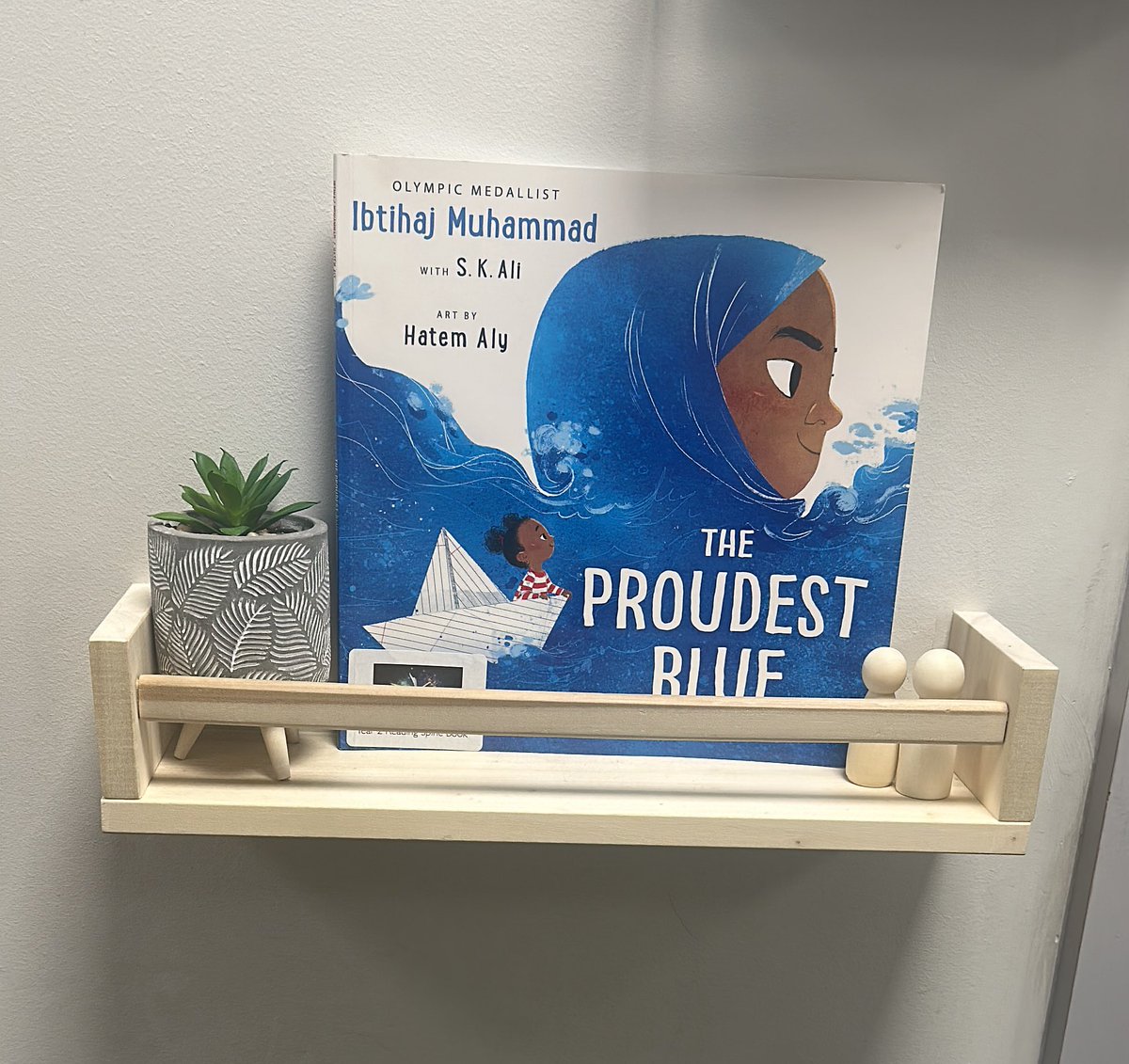 Boston Pioneers Free School Academy (@pioneersreaders) on Twitter photo Our bookshelves are up and we are so excited to see what each class is reading. Thank you to <a href="/BranstonInfant1/">Branston C of E Infant Academy 💙</a> for this brilliant idea! #readingforpleasure #rfp Our bookshelves are up and we are so excited to see what each class is reading. Thank you to <a href="/BranstonInfant1/">Branston C of E Infant Academy 💙</a> for this brilliant idea! #readingforpleasure #rfp