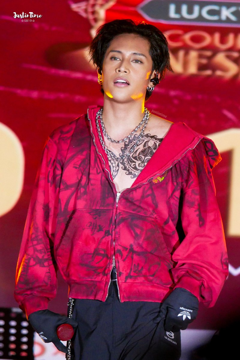 JustinTime_98's tweet photo. 240209 FELIP at 2024 Lucky Chinatown Countdown to Chinese New Year

LUCKY WITH FELIP
@felipsuperior #FELIP
#FELIPatLuckyChinatown https://t.co/5cn31yXNNp