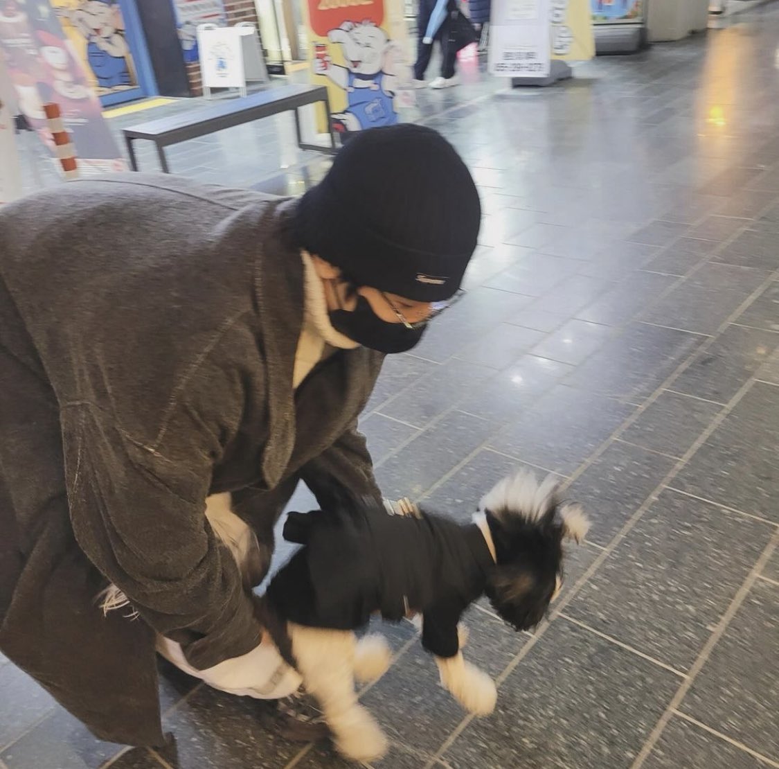 A night walk with Jeon Seol.